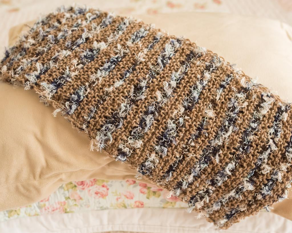 Handknitted Cowl  Wool: Iris Yarn